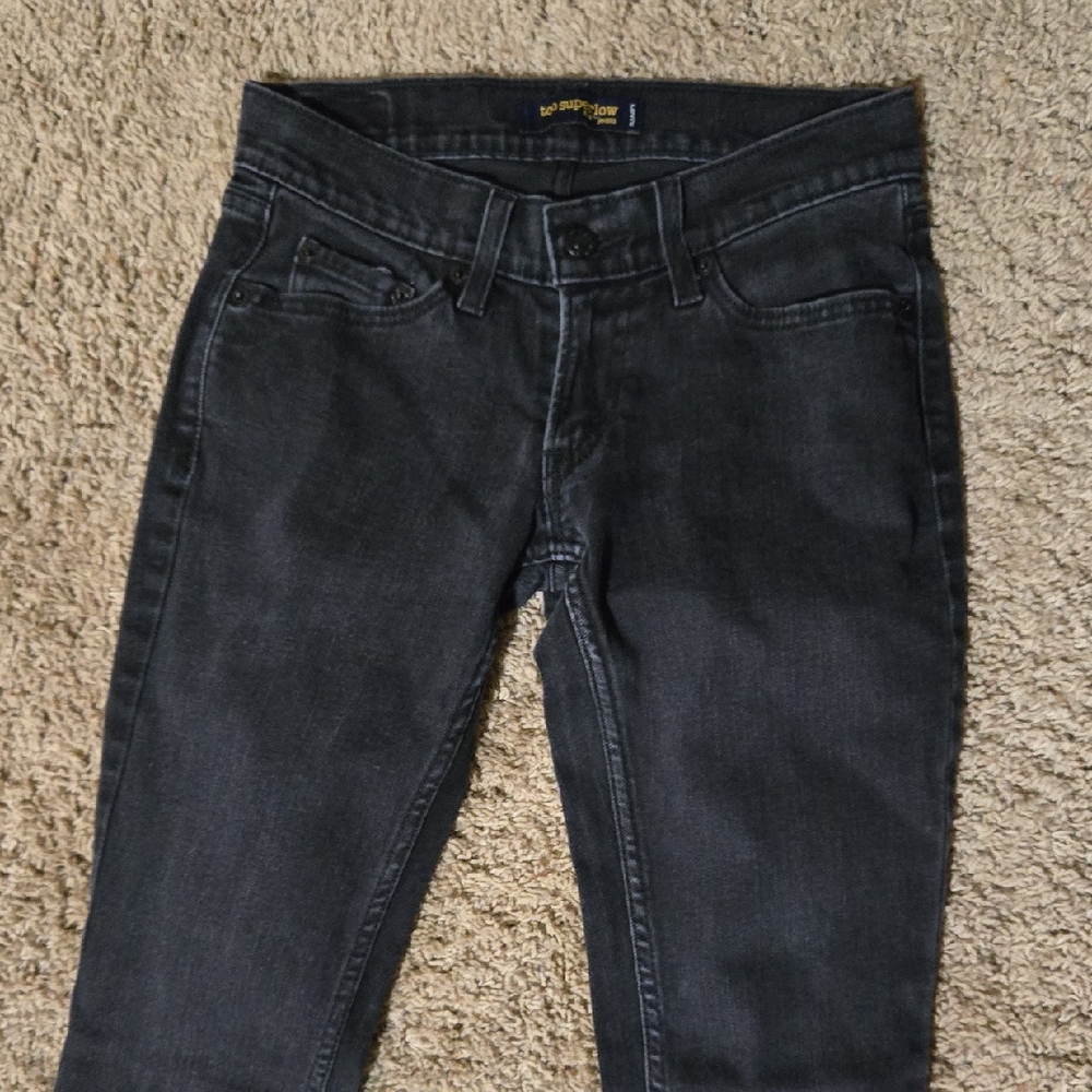 Levi's Black Skinny Jeans with Sleek Design